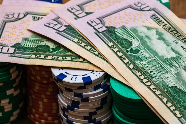 Live dealer blackjack table at cinatoto with Premier League fixture overlay